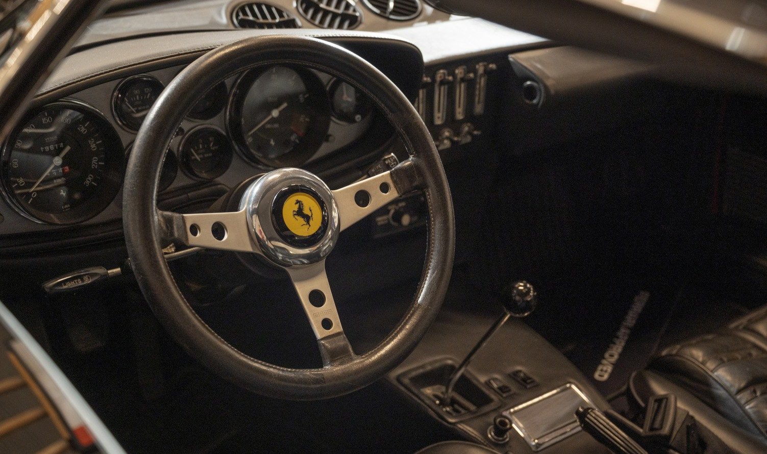 Ferrari 365 technical specifications and fuel economy